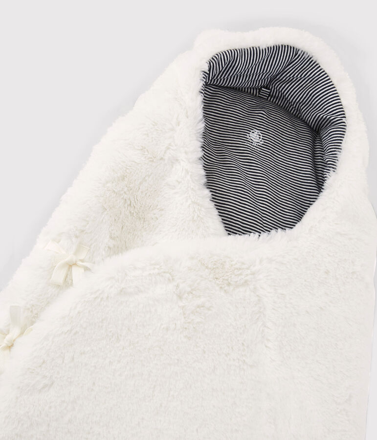 Babynestje van sherpa wit