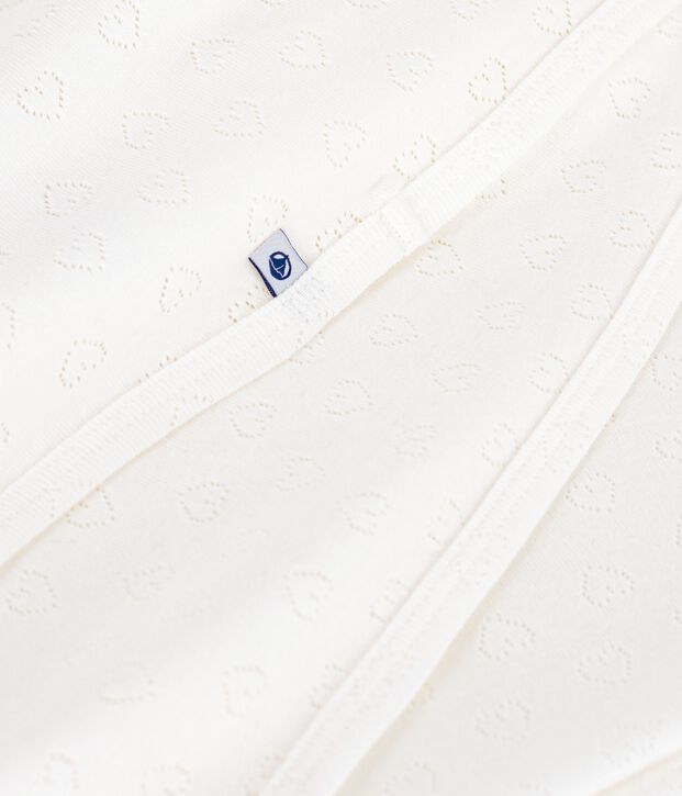 Couverture l&eacute;g&egrave;re naissance en coton ajour&eacute; c&oelig;ur uni blanc