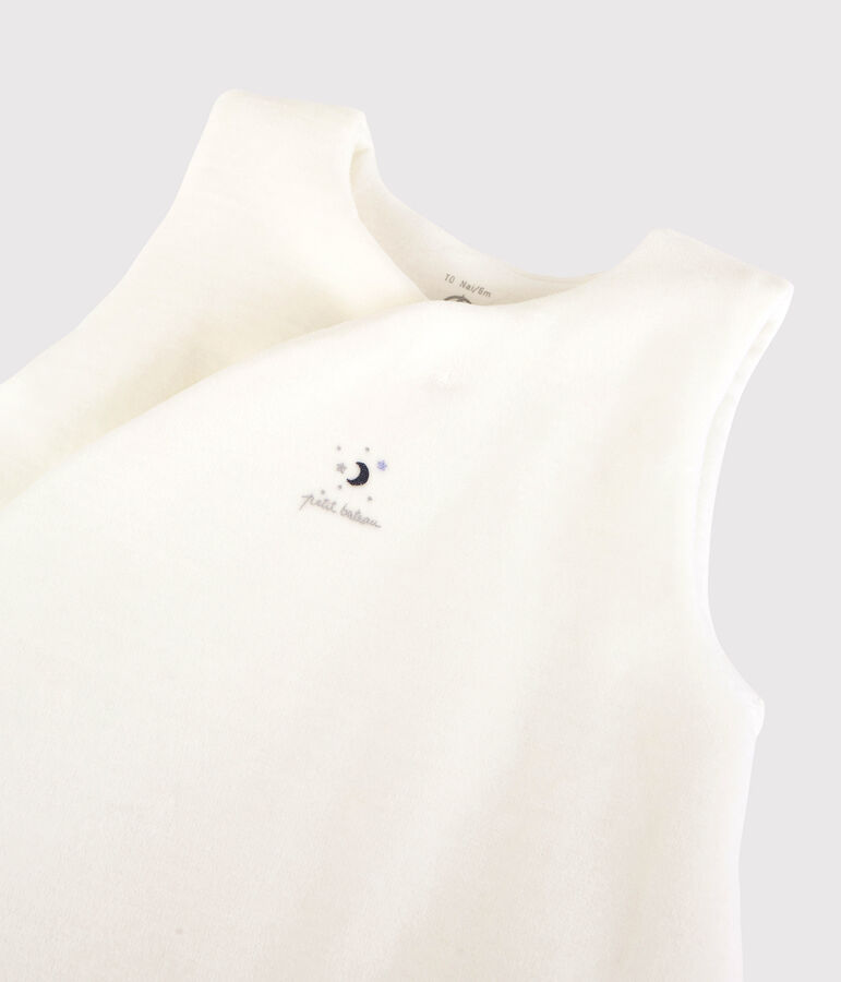 Baby konijnentrappelzak van biologisch katoenfluweel wit