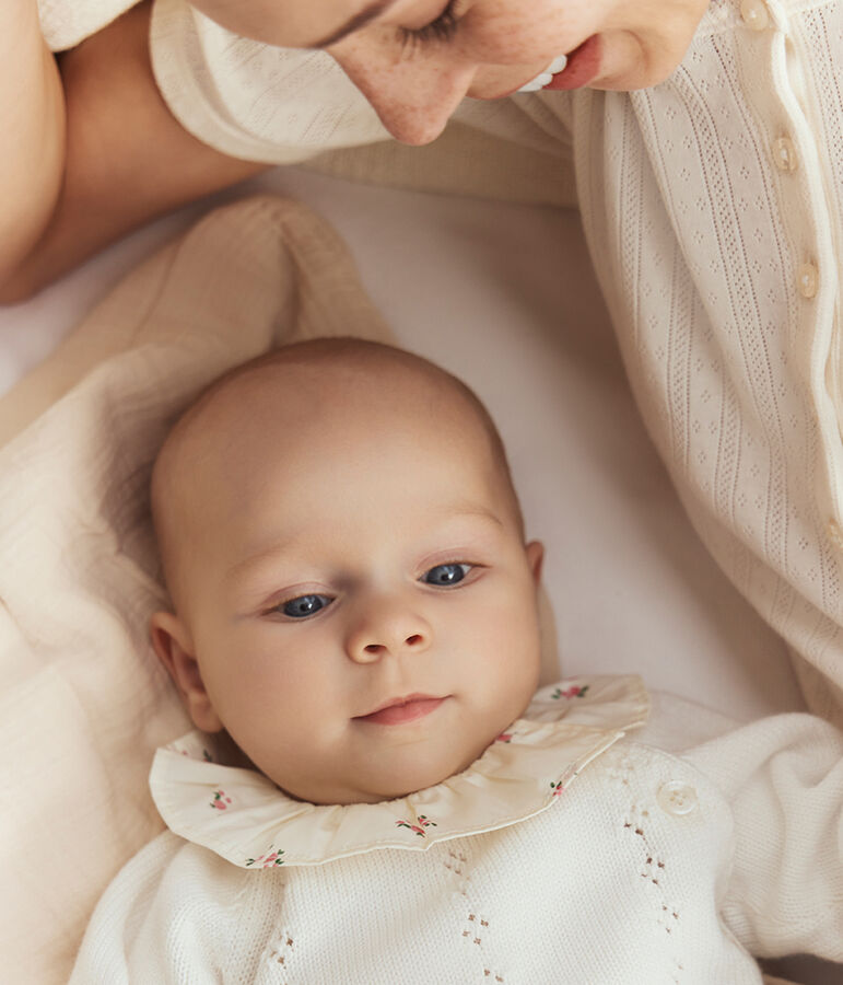 Ensemble 2 pi&egrave;ces b&eacute;b&eacute; en laine et coton avec collerette fleurie blanc