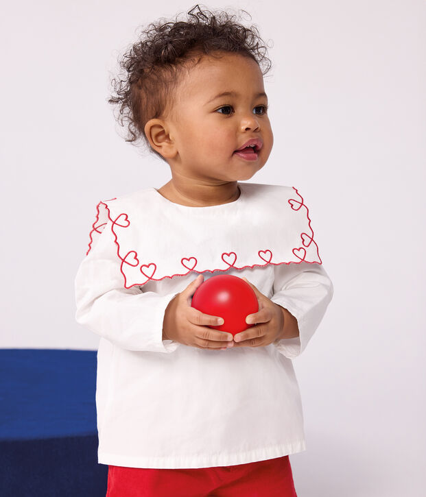 Blouse b&eacute;b&eacute; en popeline de coton manches longues, brod&eacute;e c&oelig;urs blanc