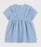 Babyjurkje met korte mouwen van chambray, geborduurd met hartjes. blauw