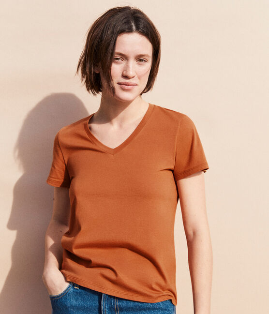 DE STRAIGHT-FIT, T-shirt voor dames met V-hals in biokatoen bruin ECUREUIL