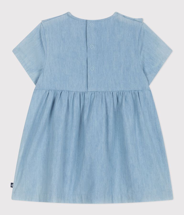 Robe b&eacute;b&eacute; en coton manches courtes en chambray, brod&eacute;e de c&oelig;urs bleu