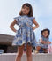 Robe imprimée sans manche en popeline enfant fille bleu BEACH/ MULTICO