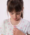 Pyjama short enfant en coton imprim&eacute; fleuri blanc/multicouleur