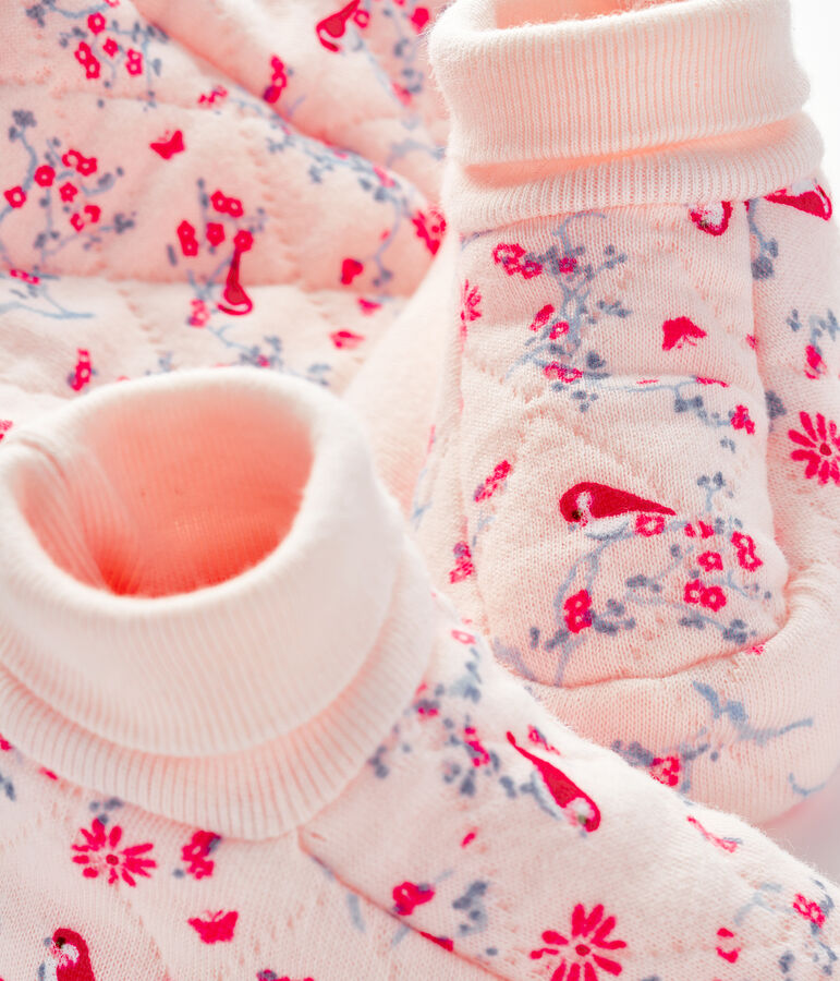 Lot bonnet naissance et chaussons b&eacute;b&eacute; en tubique rose/multicouleur