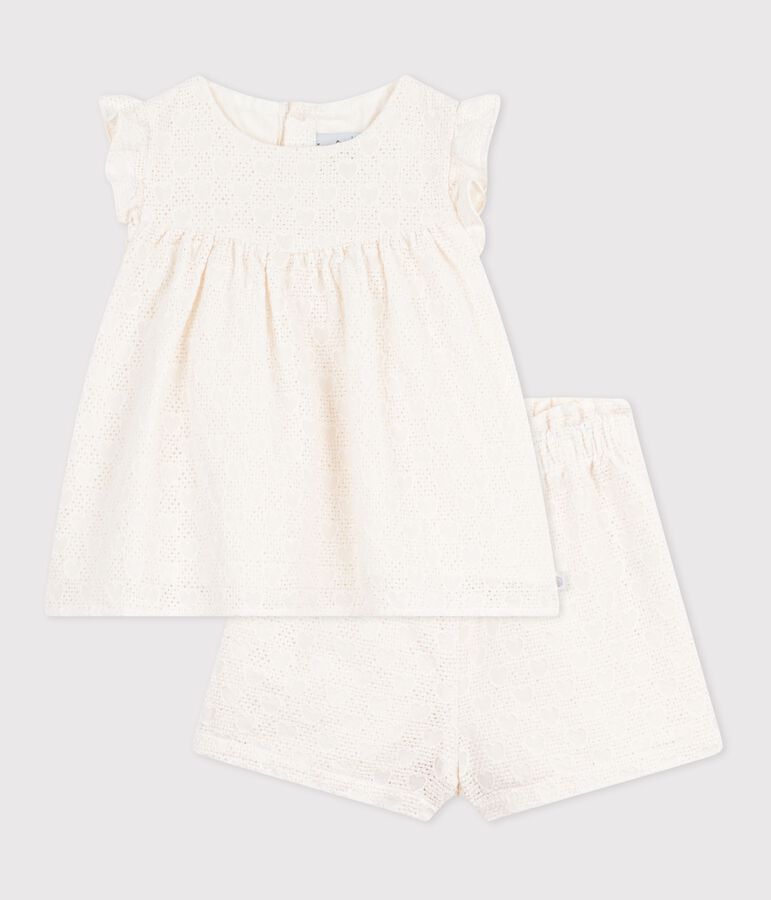 Tweedelig babysetje in broderie anglaise met hartjesmotief wit