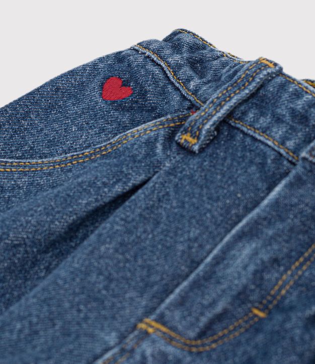 Effen spijkerbroek met geborduurd hartje voor baby's blauw