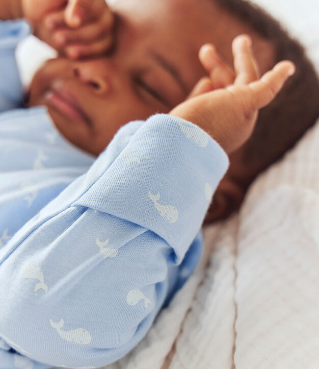 Katoenen babypyjama met kraag met walvisprint blauw/wit