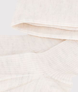 beige chin&eacute;