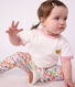 Tee-shirt b&eacute;b&eacute; en coton manches courtes uni et badge c&oelig;ur