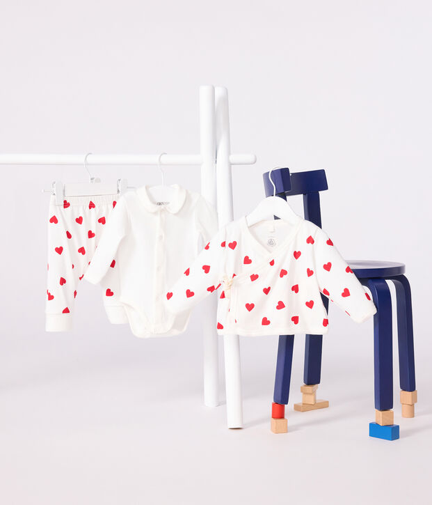 Driedelig katoenen babysetje met overslag en hartjesprint wit/rood