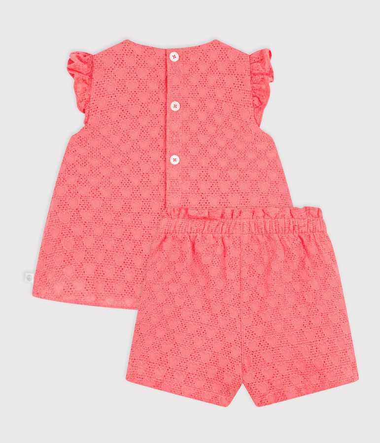 Tweedelig babysetje in broderie anglaise met hartjesmotief roze