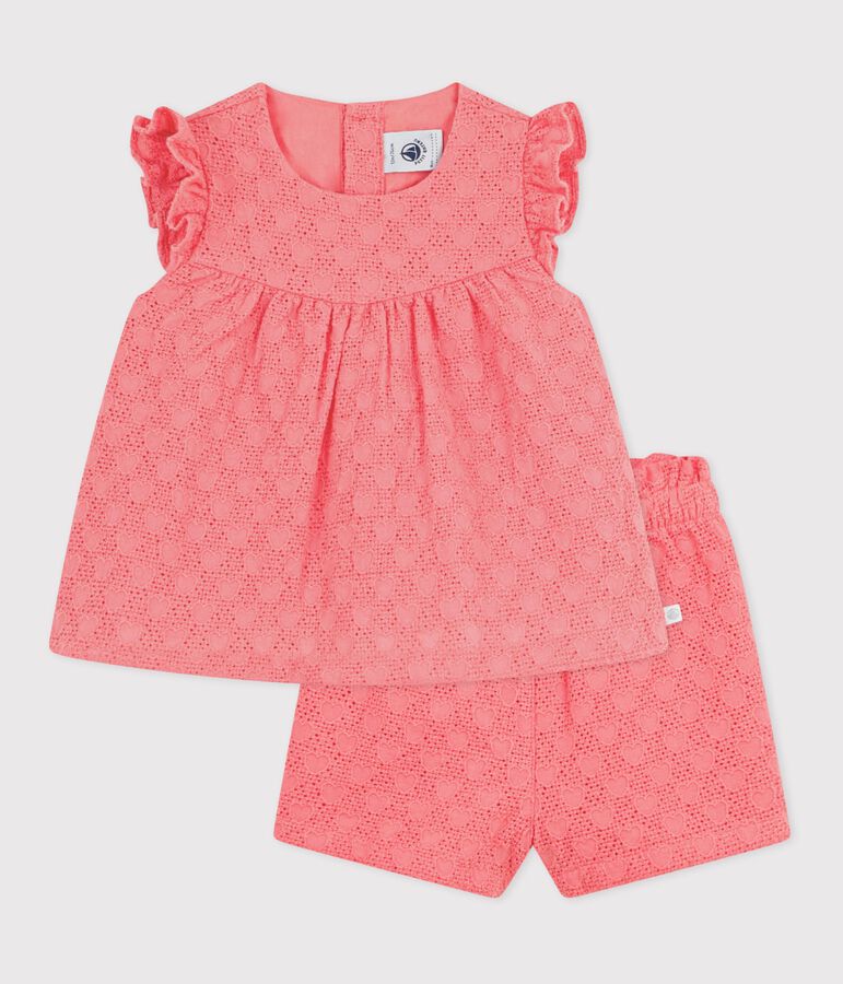 Tweedelig babysetje in broderie anglaise met hartjesmotief roze