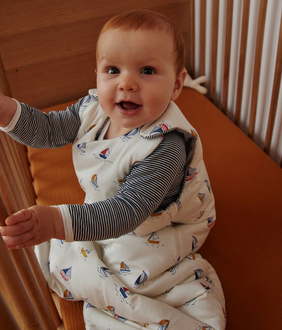 Katoenen babytrappelzak met bootjesprint TOG 2.5  wit MARSHMALLOW/blauw MEDIEVAL/ MULTICO