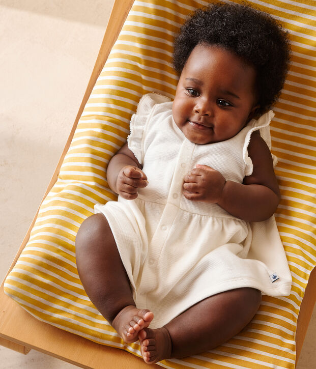 Robe blanche b&eacute;b&eacute; en nid d'abeille &agrave; manches courtes et bloomer blanc