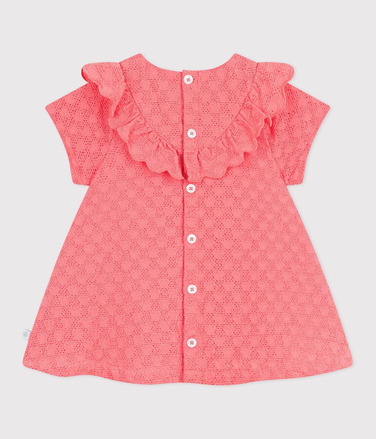 Robe b&eacute;b&eacute; en broderie anglaise manches courtes, motifs c&oelig;urs rose