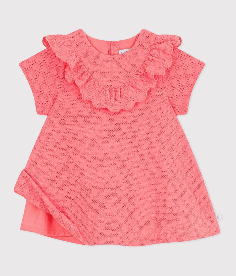 Robe b&eacute;b&eacute; en broderie anglaise manches courtes, motifs c&oelig;urs rose