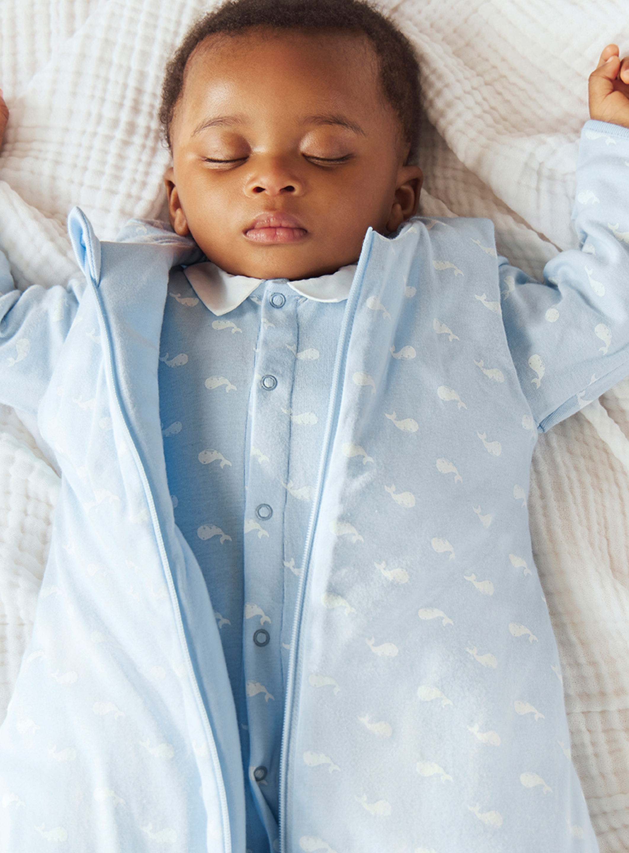 Breng je oude babykleding naar Stichting Babyspullen
